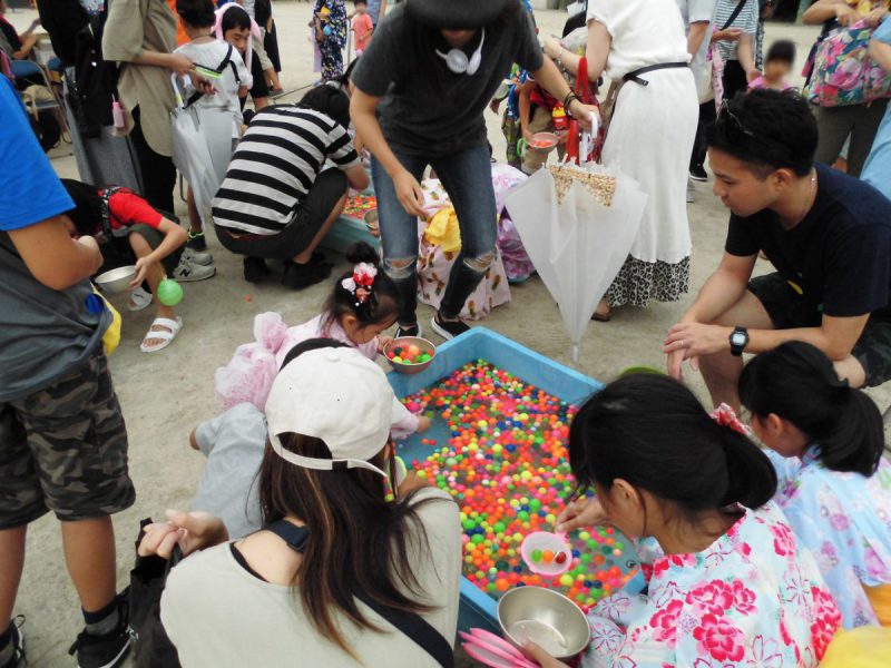 スーパーボールすくい店