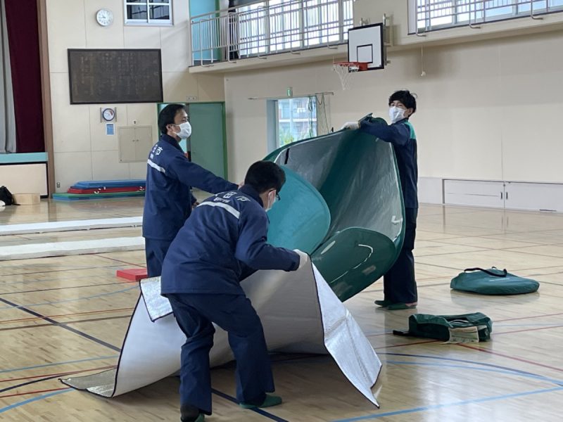 市による簡易テント組み立て説明