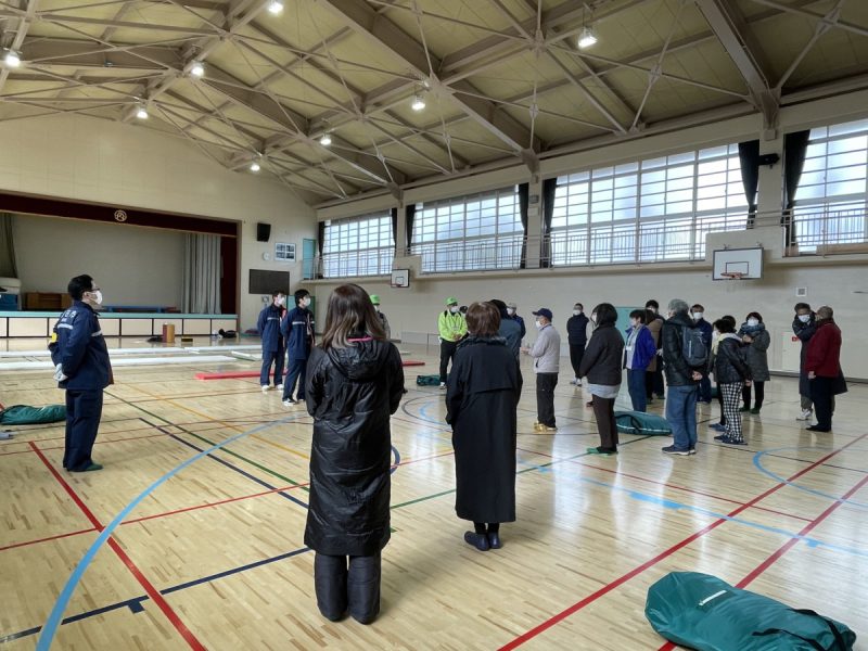 簡易テント組み立て訓練