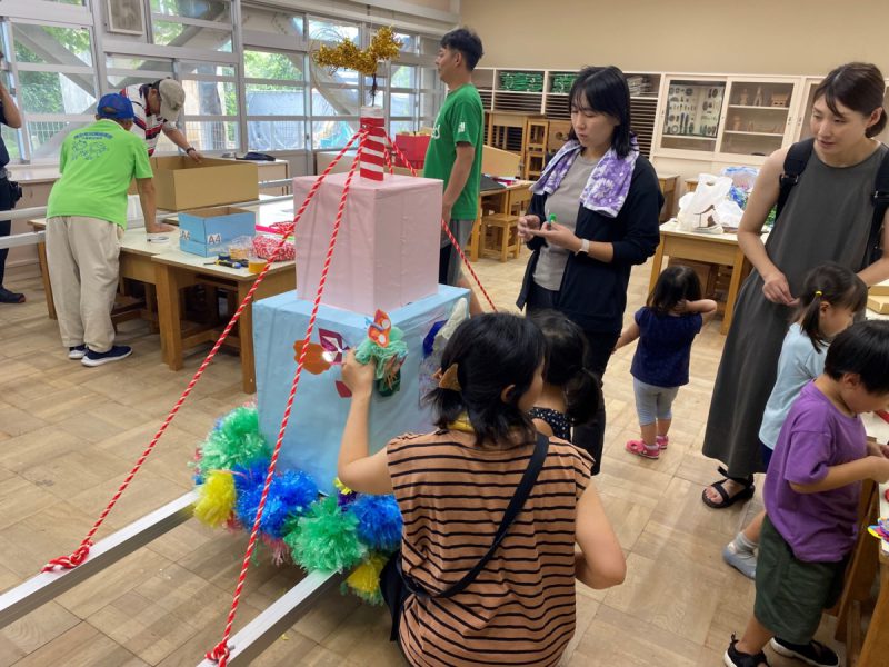 子どもみこし飾り付け