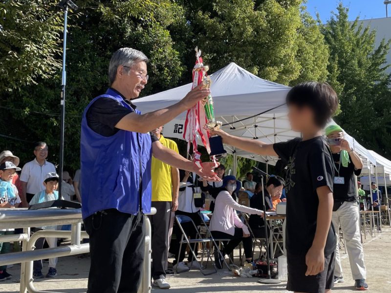 トロフィー返還