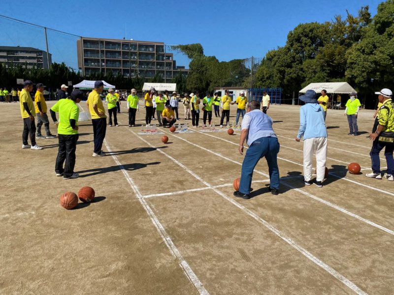 グラウンドボウリング
