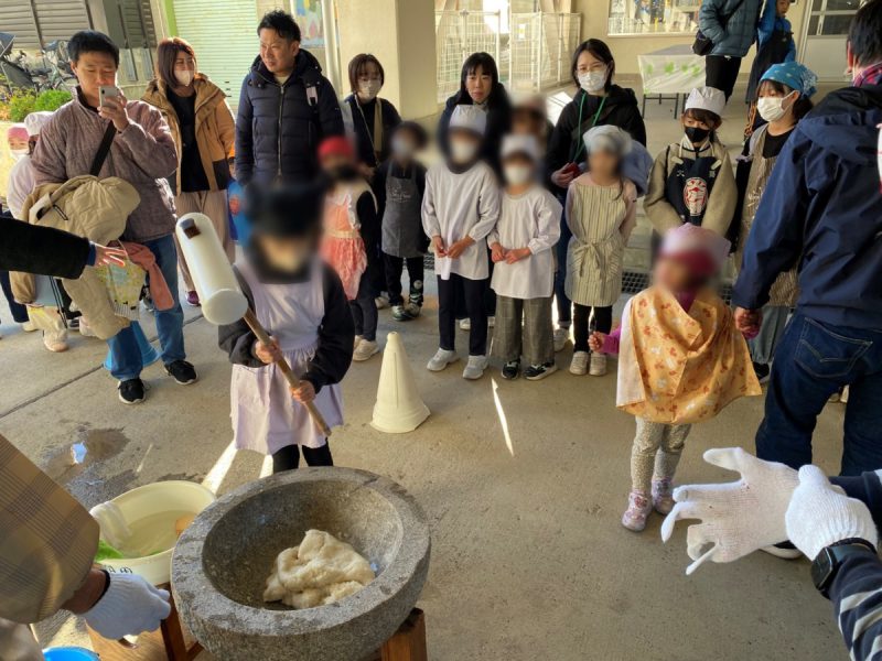 児童もちつき